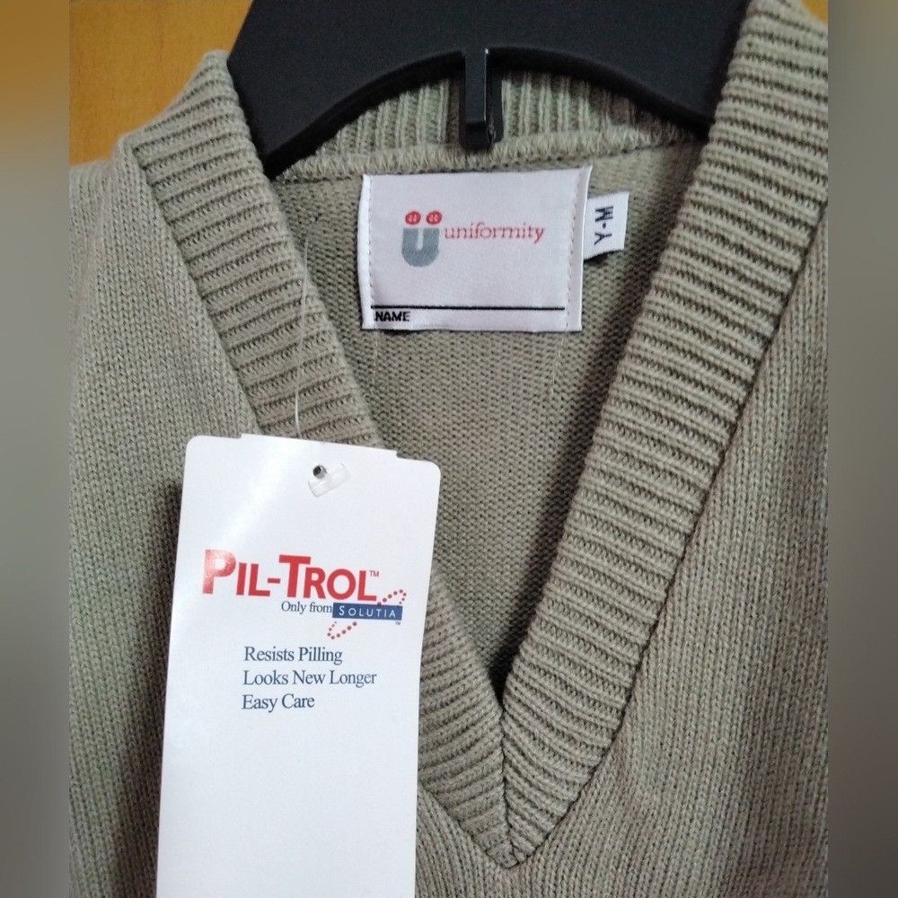 Youth V-Neck Sweater - Khacki M - Picture 2 of 2